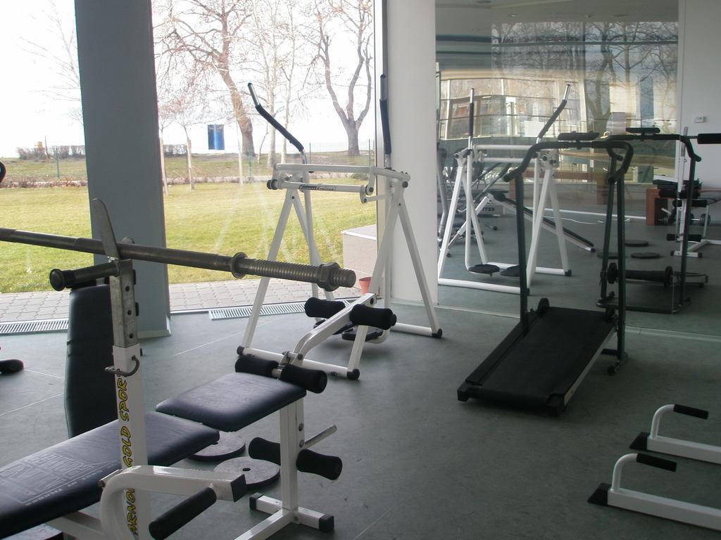 Club218 Relax Family Apartman Siófok Buitenkant foto