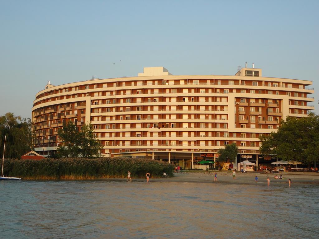 Club218 Relax Family Apartman Siófok Buitenkant foto