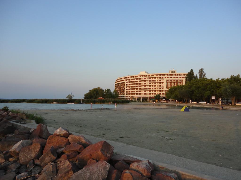 Club218 Relax Family Apartman Siófok Buitenkant foto