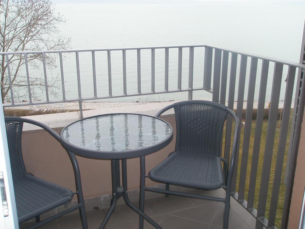 Club218 Relax Family Apartman Siófok Buitenkant foto